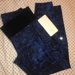 Navy patterned lululemon leggings